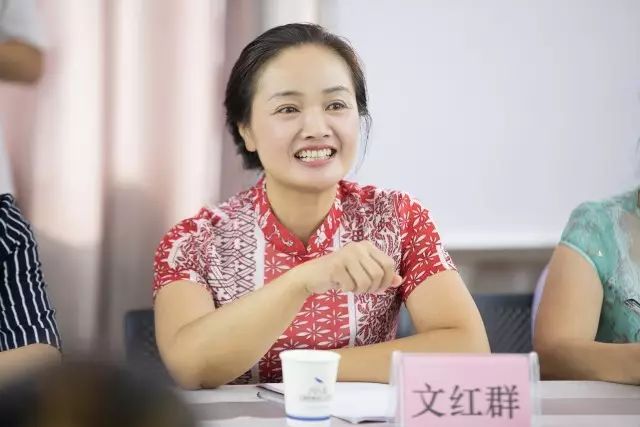 慕彩美业_艾慕彩妆造型培训学校_慕颜美妆工作室