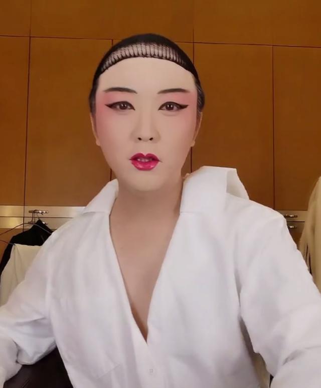 李玉刚画妆视频_李玉刚化妆视频大全_李玉刚化妆