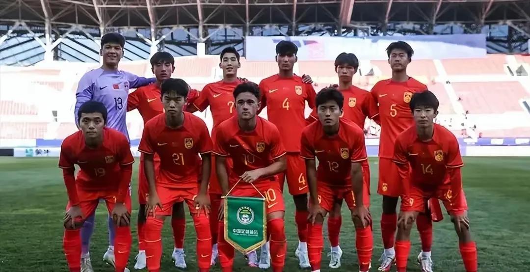 2025世界杯中国队杨晨_杨晨世界杯门柱视频_中国队杨晨