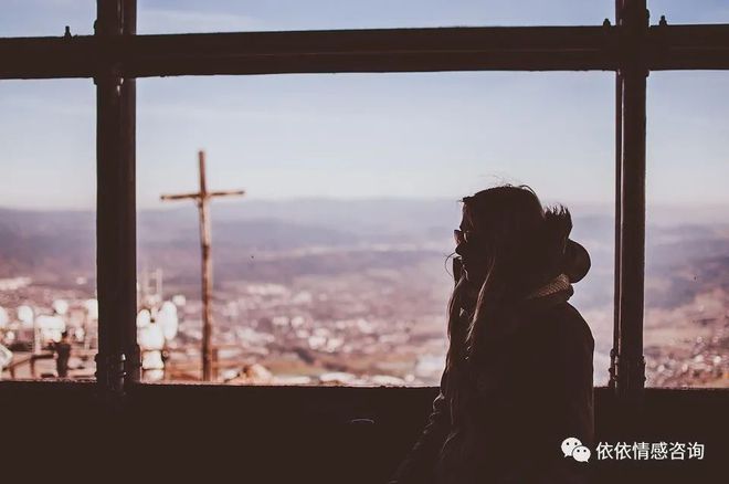 依依两性情感_情感两性一周网_两性情感肉文