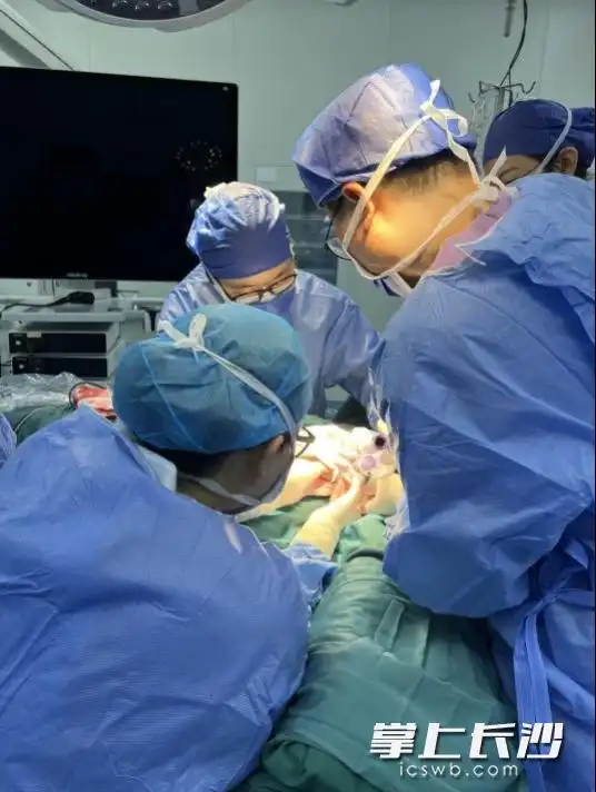 长沙甲状腺健康公益活动_甲状腺疾病科普讲座_甲亢人平时饮食要注意什么